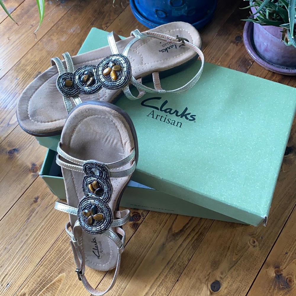 Clarks Artisan - Poster Tulip - Beaded Sandals